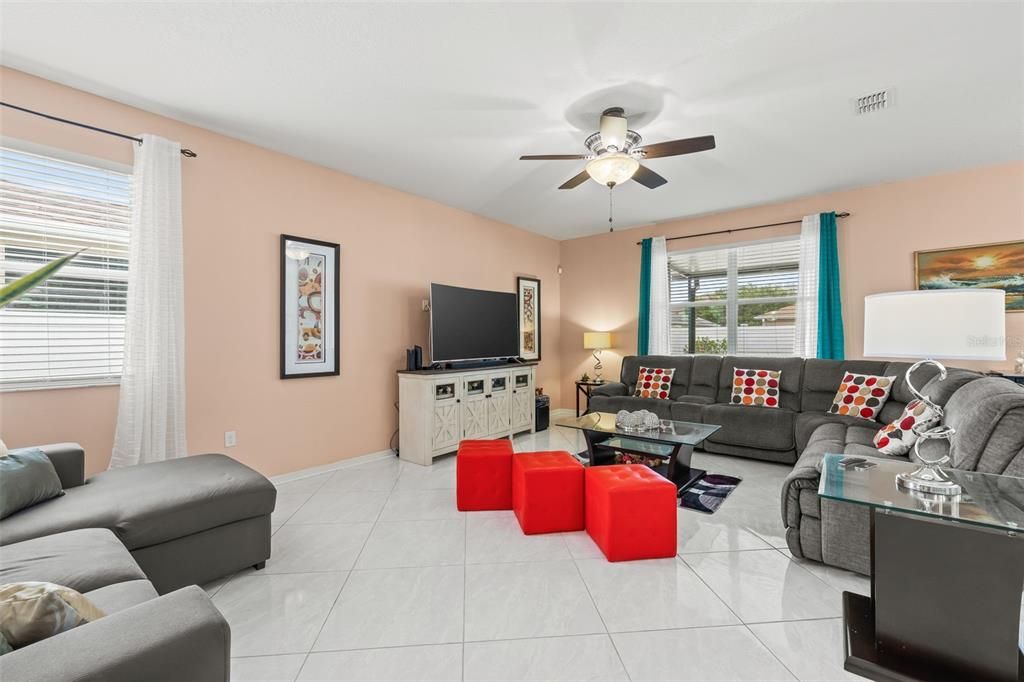 For Sale: $430,000 (4 beds, 2 baths, 2670 Square Feet)