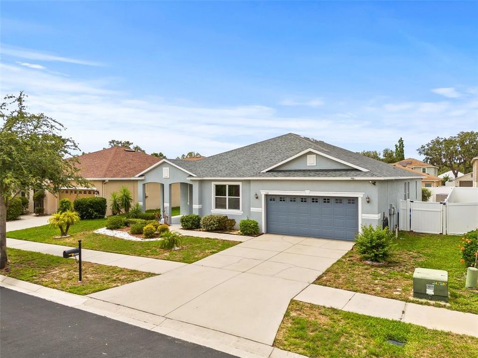 For Sale: $430,000 (4 beds, 2 baths, 2670 Square Feet)