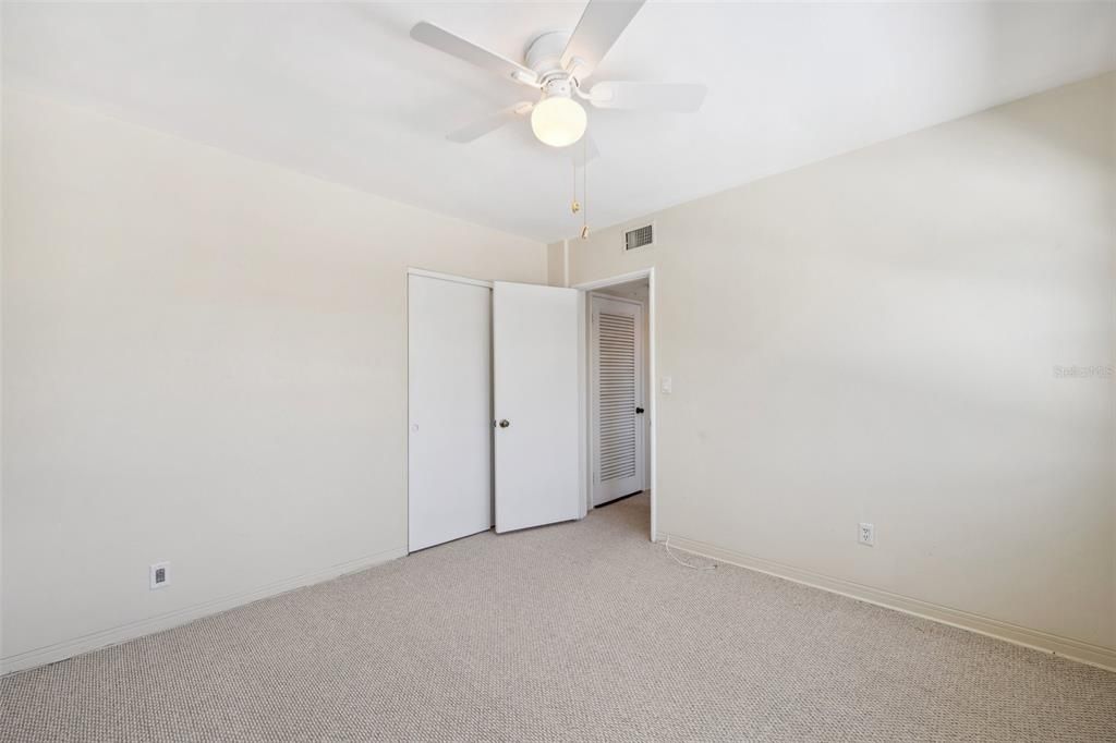 For Sale: $800,000 (2 beds, 1 baths, 1020 Square Feet)