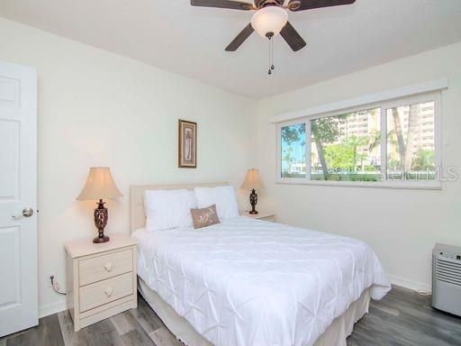 For Sale: $525,000 (1 beds, 1 baths, 760 Square Feet)