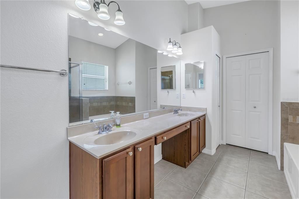 Active With Contract: $445,000 (4 beds, 3 baths, 2665 Square Feet)