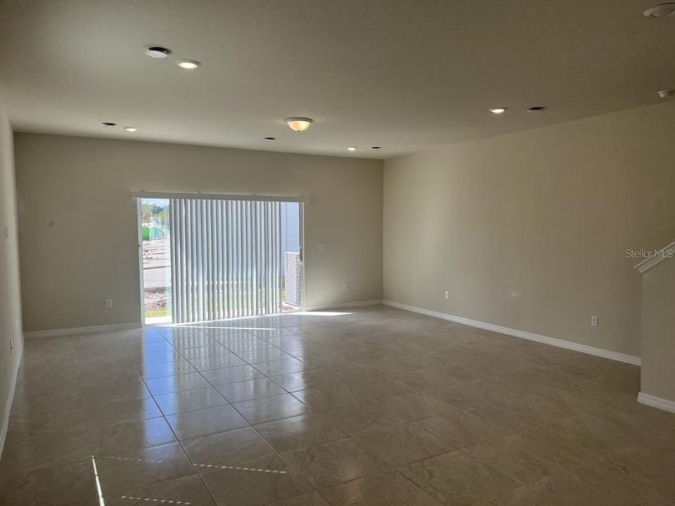 Active With Contract: $2,400 (3 beds, 2 baths, 1782 Square Feet)