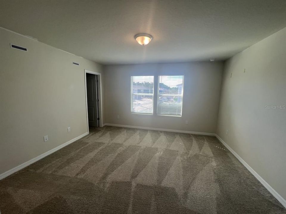 Active With Contract: $2,400 (3 beds, 2 baths, 1782 Square Feet)