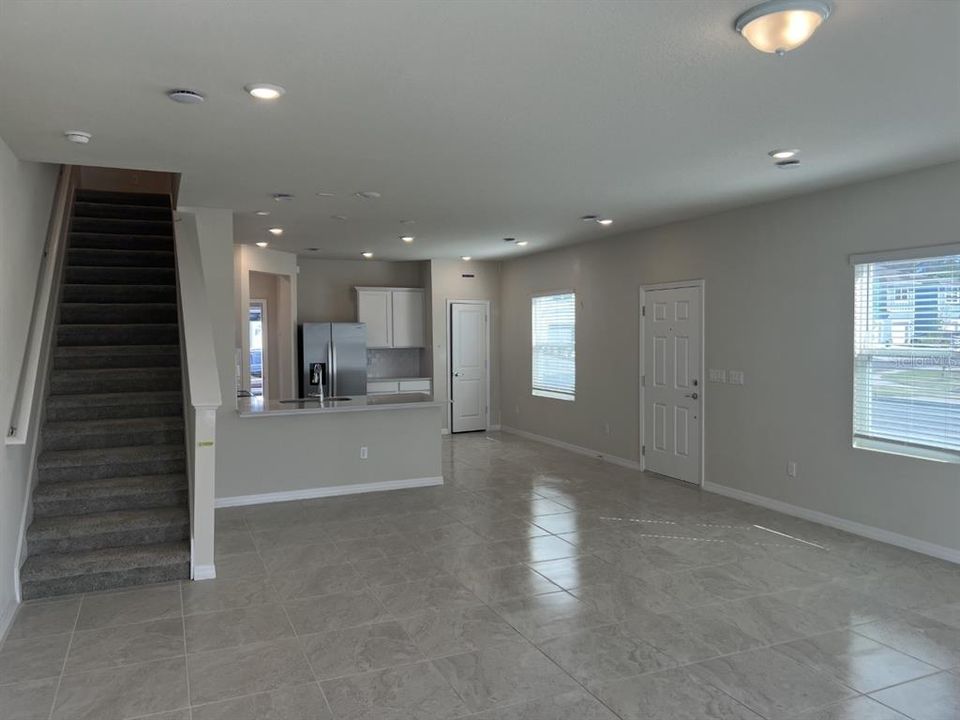 Active With Contract: $2,400 (3 beds, 2 baths, 1782 Square Feet)