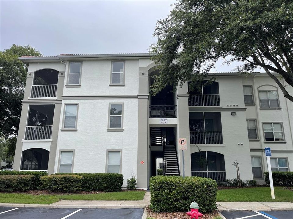 Active With Contract: $1,600 (2 beds, 2 baths, 1064 Square Feet)