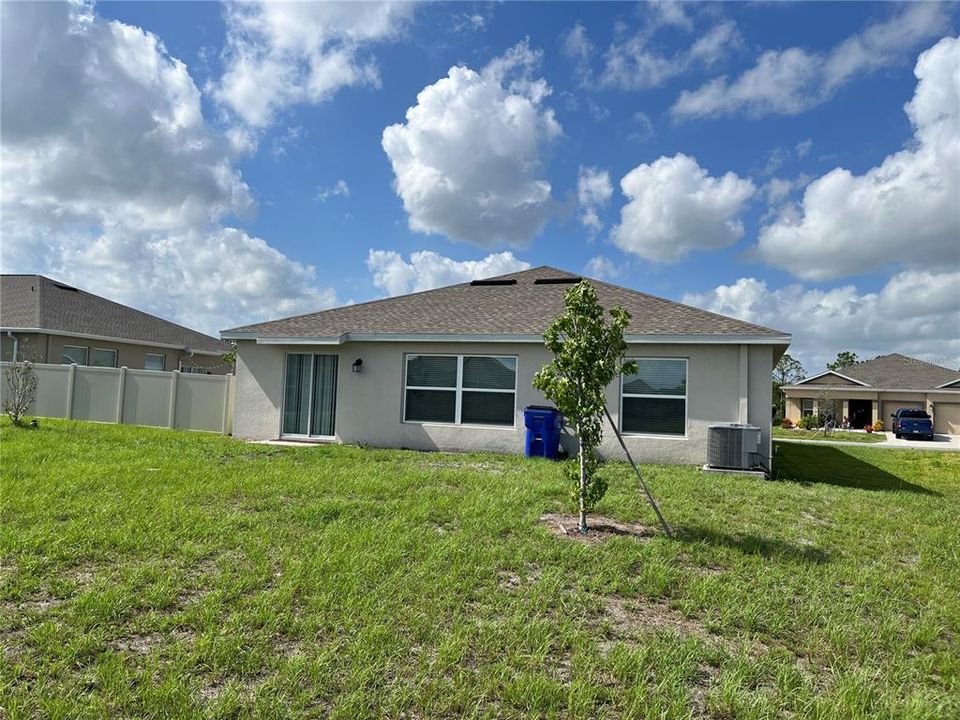 For Sale: $388,999 (4 beds, 2 baths, 1950 Square Feet)