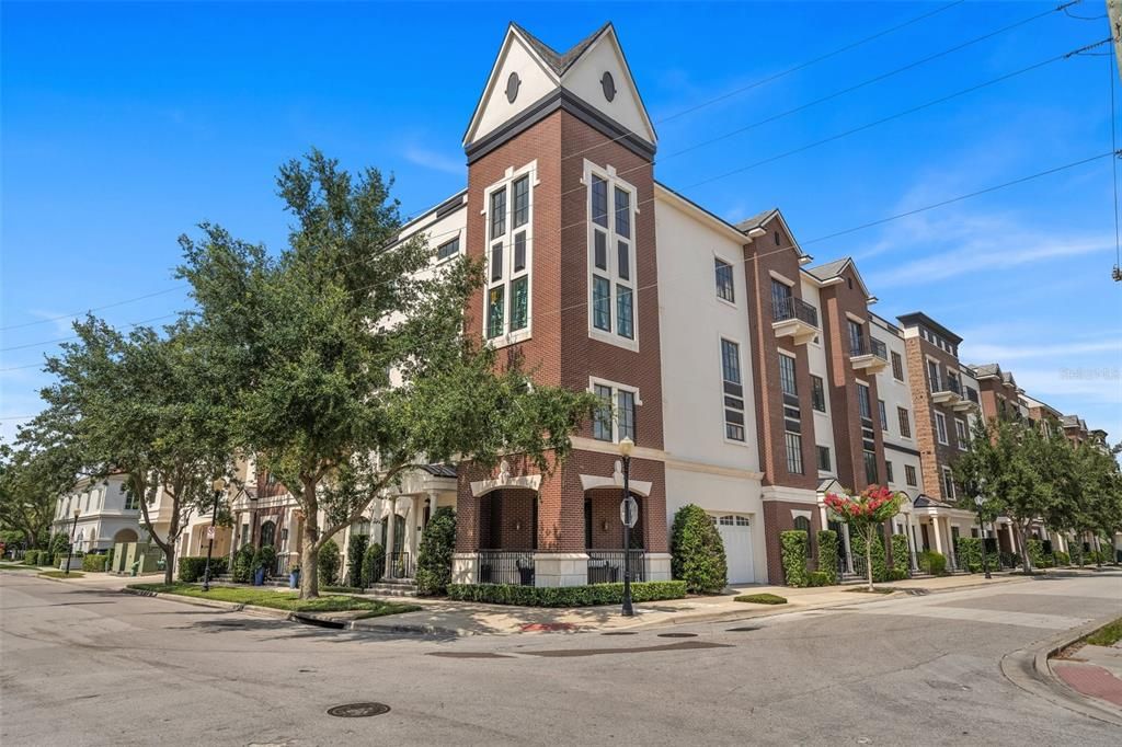 Recently Sold: $1,125,000 (3 beds, 3 baths, 2599 Square Feet)