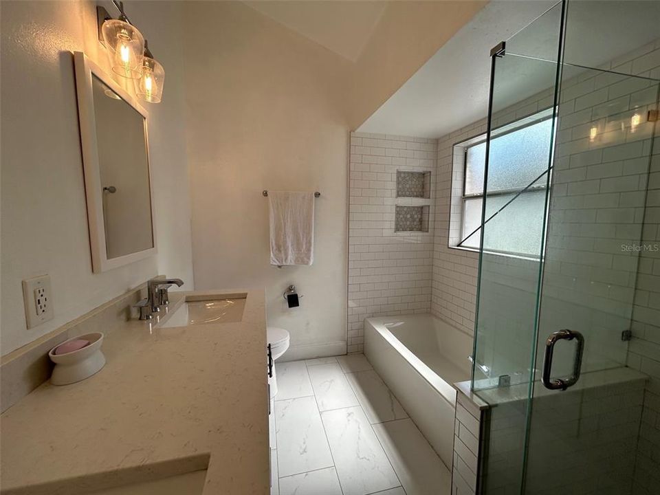 For Sale: $399,900 (4 beds, 2 baths, 1346 Square Feet)