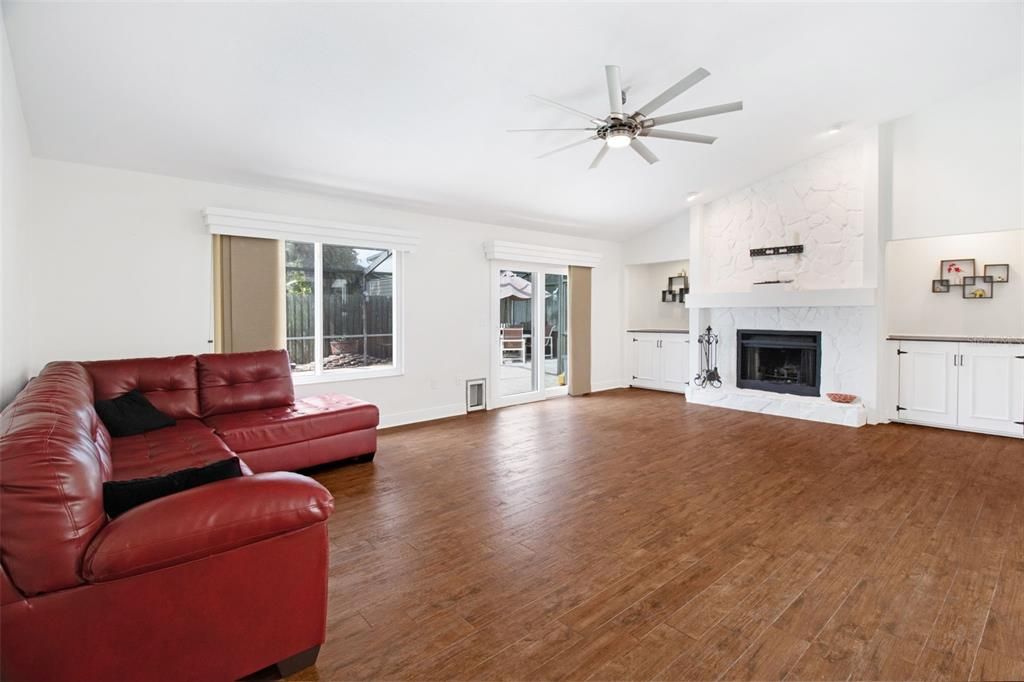 Active With Contract: $425,000 (3 beds, 2 baths, 1847 Square Feet)