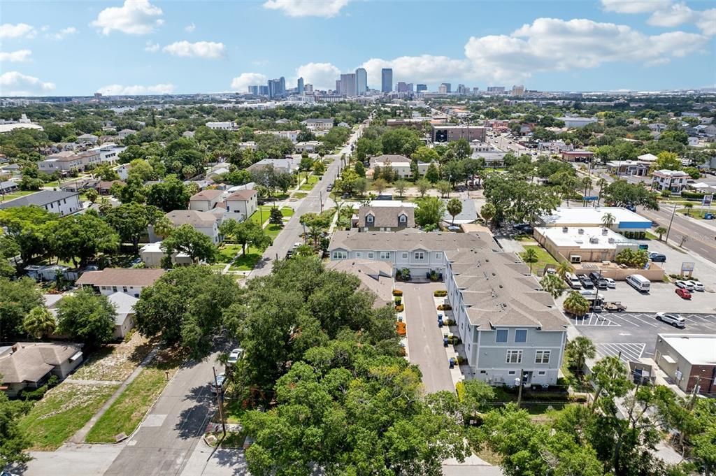 Active With Contract: $659,900 (3 beds, 3 baths, 2061 Square Feet)