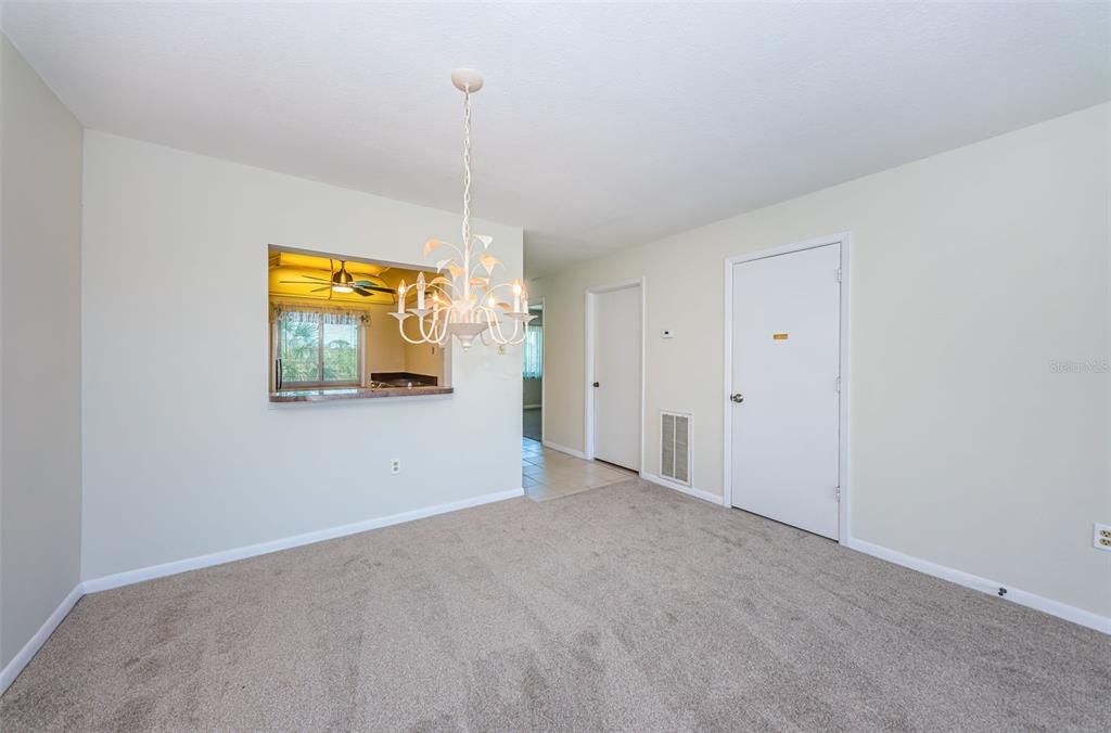 For Sale: $349,000 (2 beds, 2 baths, 1065 Square Feet)