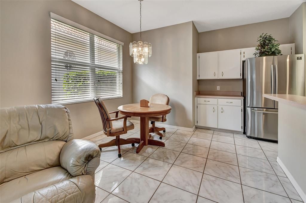 Active With Contract: $324,000 (2 beds, 2 baths, 1390 Square Feet)