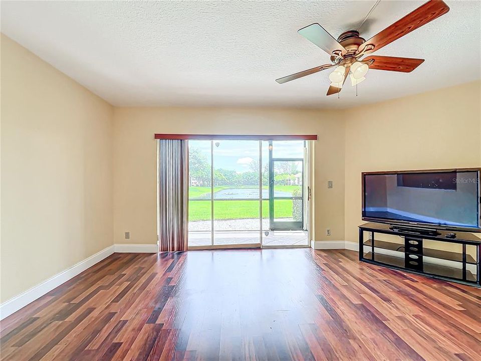 For Sale: $299,900 (3 beds, 2 baths, 1150 Square Feet)
