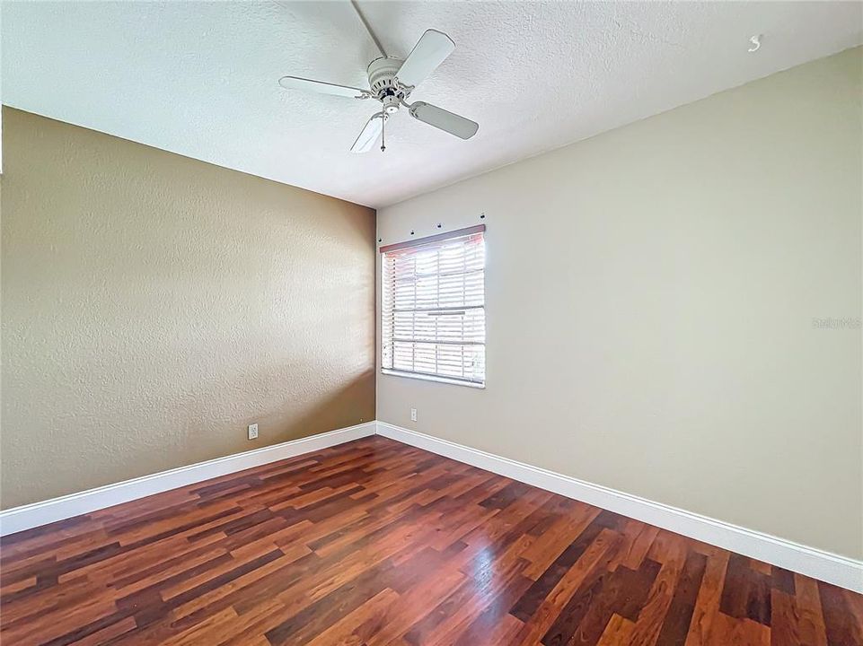 For Sale: $299,900 (3 beds, 2 baths, 1150 Square Feet)