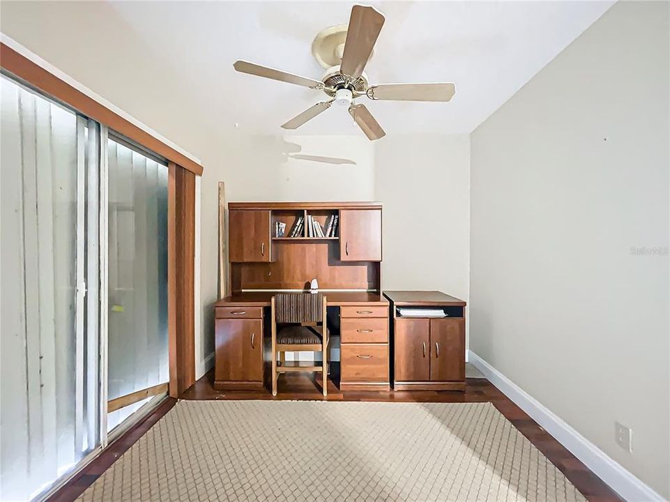 For Sale: $299,900 (3 beds, 2 baths, 1150 Square Feet)