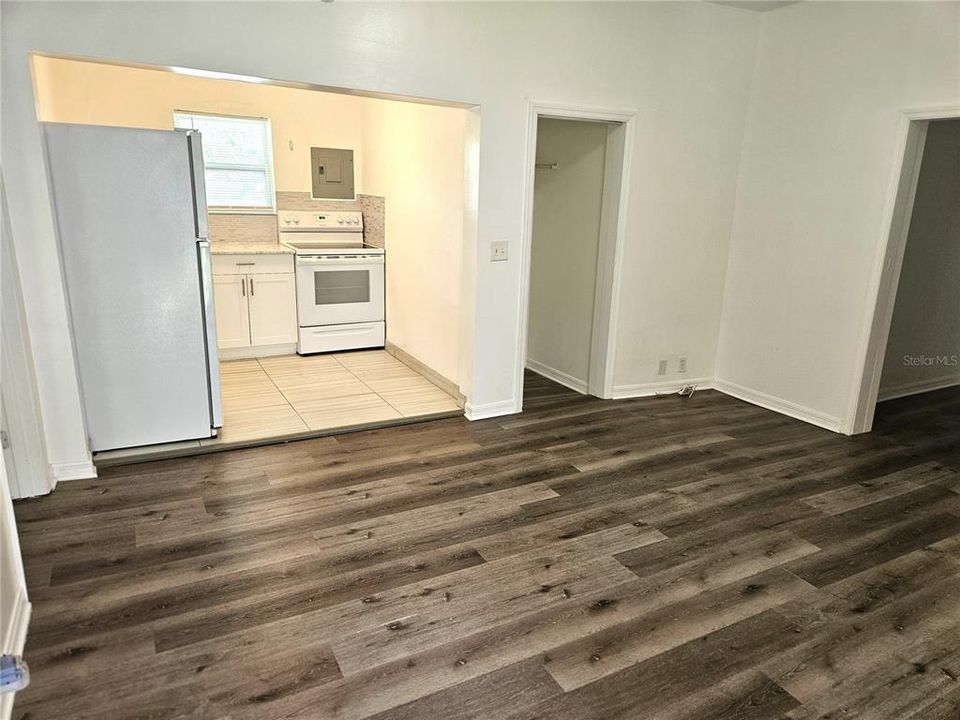 For Rent: $1,375 (1 beds, 1 baths, 600 Square Feet)