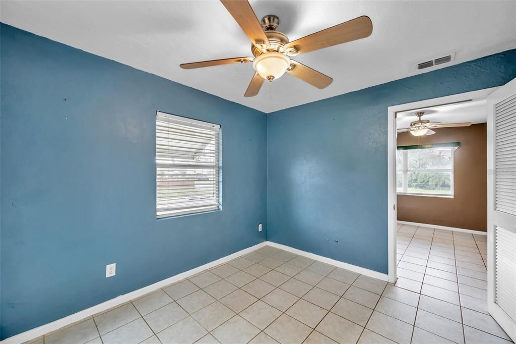 For Sale: $350,000 (2 beds, 2 baths, 806 Square Feet)