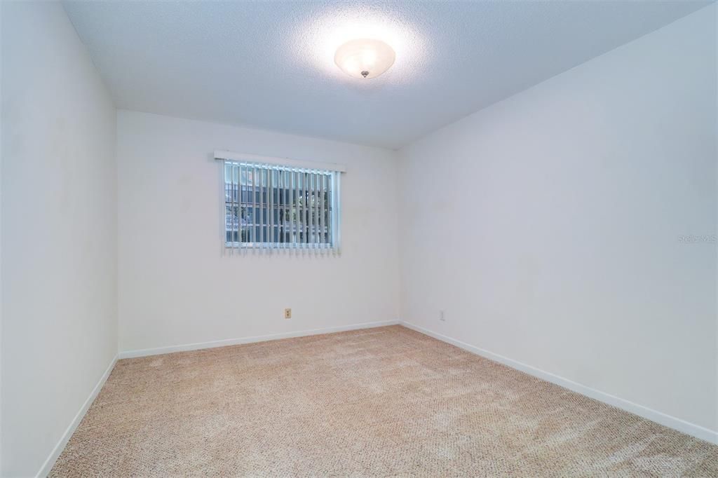 For Sale: $189,000 (2 beds, 1 baths, 1180 Square Feet)