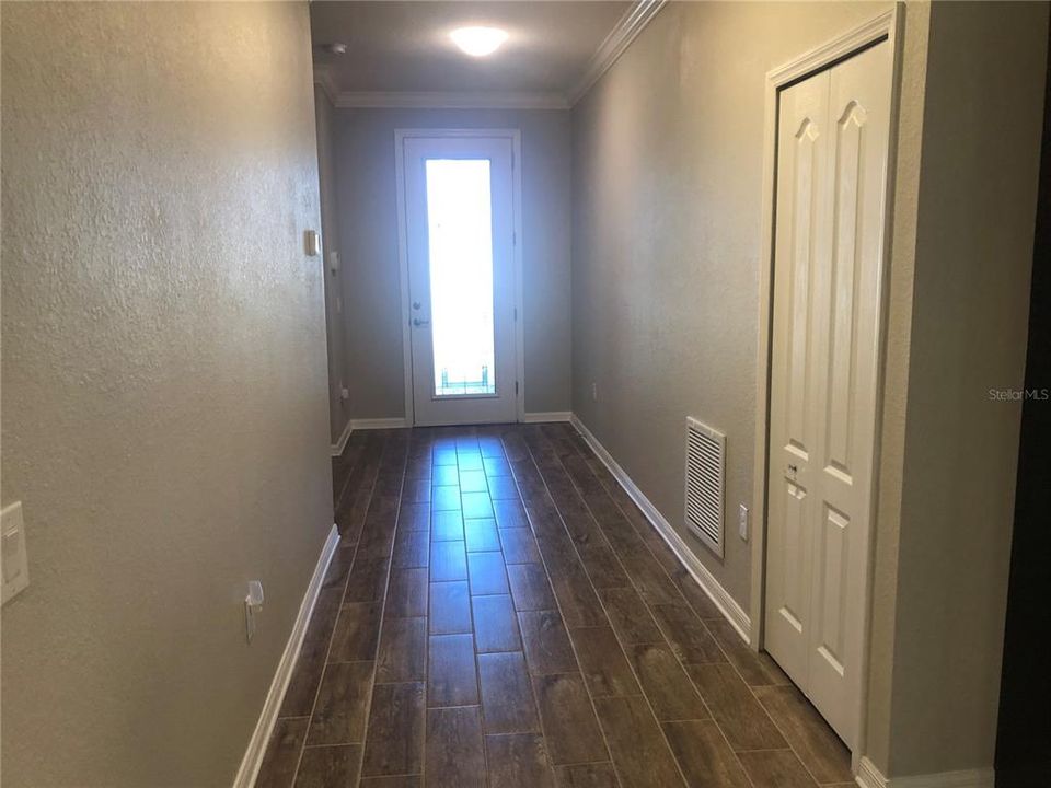 For Rent: $2,800 (3 beds, 2 baths, 1978 Square Feet)