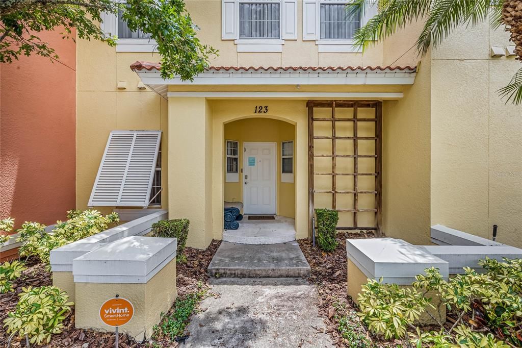 For Sale: $299,900 (3 beds, 2 baths, 1286 Square Feet)