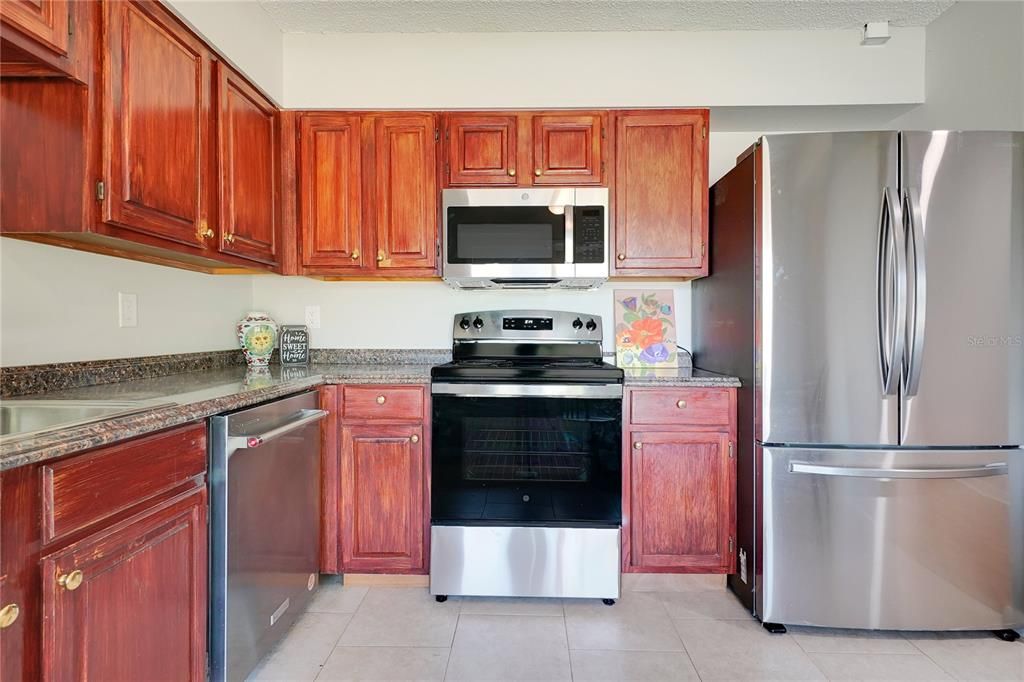 For Rent: $1,700 (2 beds, 2 baths, 1076 Square Feet)