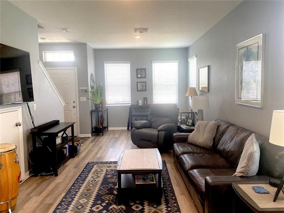 For Sale: $274,900 (2 beds, 2 baths, 1235 Square Feet)