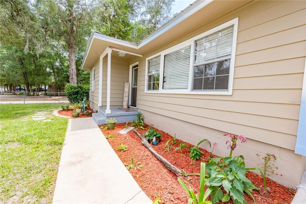 For Sale: $289,000 (3 beds, 2 baths, 1991 Square Feet)