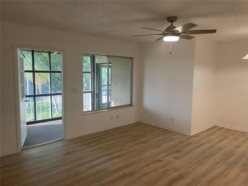 For Sale: $165,000 (1 beds, 1 baths, 682 Square Feet)