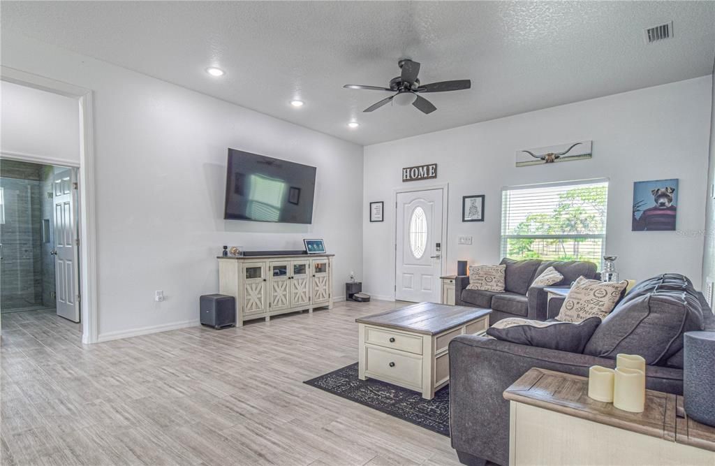 Active With Contract: $415,000 (3 beds, 2 baths, 1704 Square Feet)