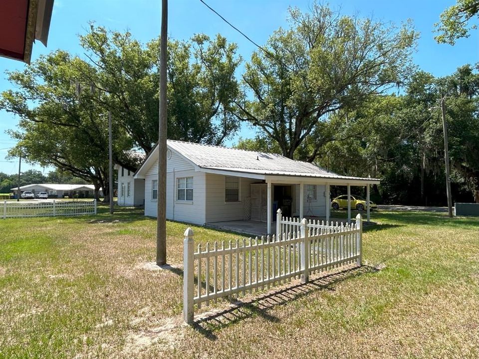 Active With Contract: $629,900 (2 beds, 1 baths, 6048 Square Feet)