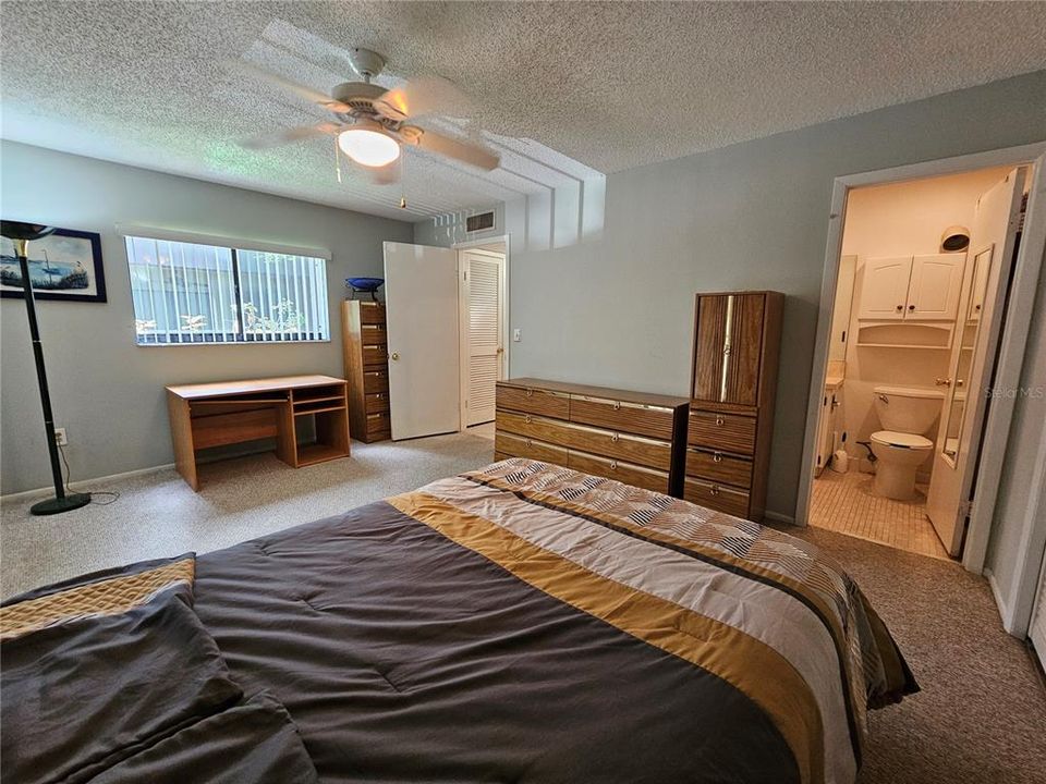 For Sale: $129,500 (1 beds, 1 baths, 800 Square Feet)