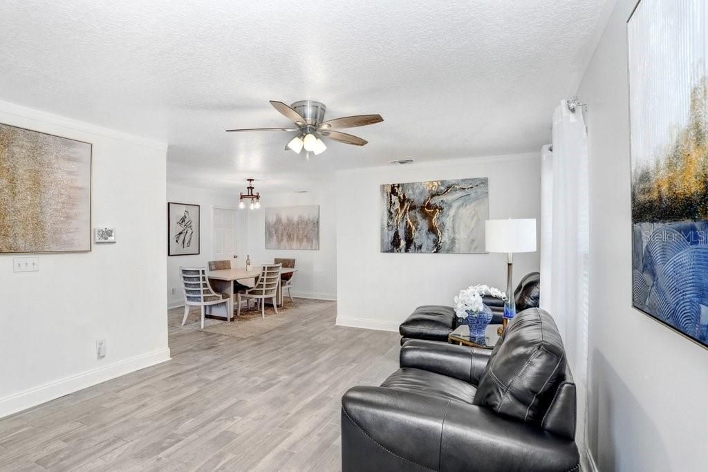 For Sale: $332,500 (3 beds, 2 baths, 1278 Square Feet)