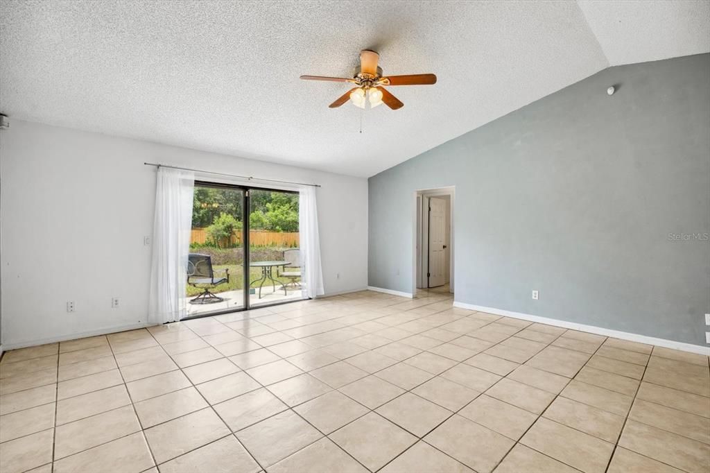 For Sale: $284,900 (3 beds, 2 baths, 1152 Square Feet)