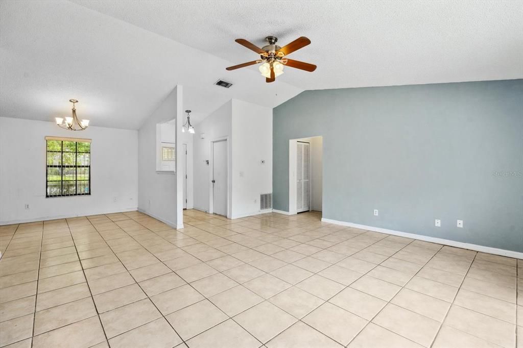 For Sale: $284,900 (3 beds, 2 baths, 1152 Square Feet)