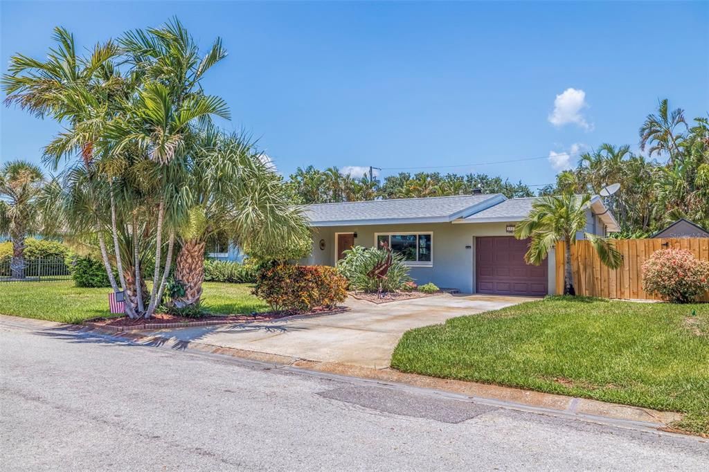 For Sale: $789,000 (3 beds, 2 baths, 1808 Square Feet)