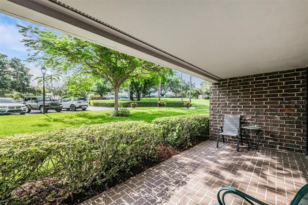 Active With Contract: $175,000 (1 beds, 1 baths, 610 Square Feet)