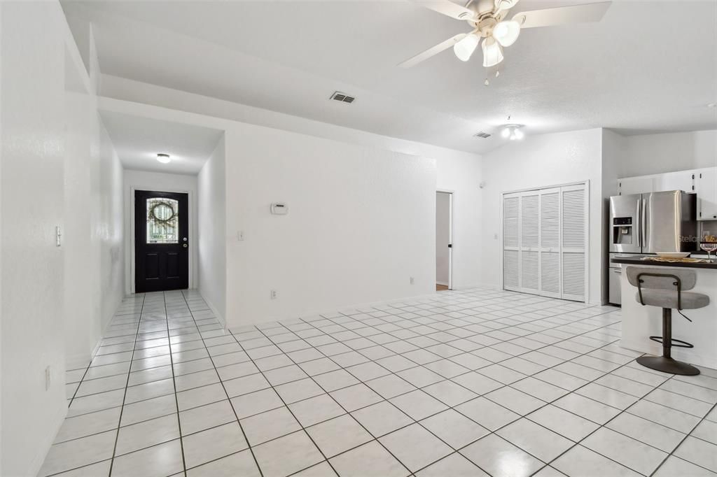 For Sale: $369,000 (4 beds, 2 baths, 1392 Square Feet)