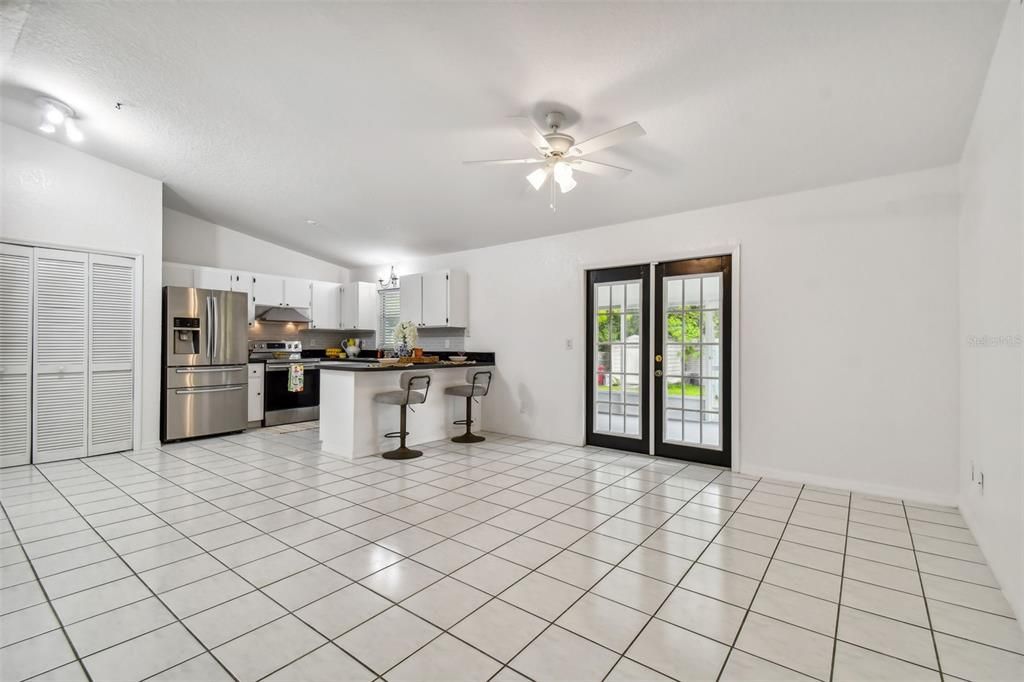 For Sale: $369,000 (4 beds, 2 baths, 1392 Square Feet)