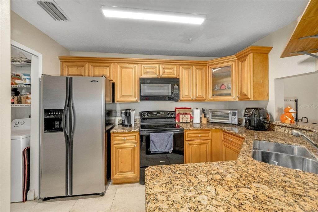 For Sale: $230,900 (2 beds, 2 baths, 1078 Square Feet)