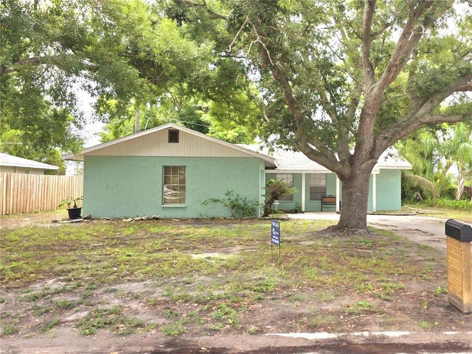 For Sale: $360,000 (3 beds, 2 baths, 1290 Square Feet)