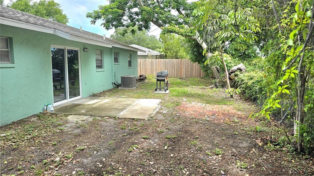 For Sale: $360,000 (3 beds, 2 baths, 1290 Square Feet)