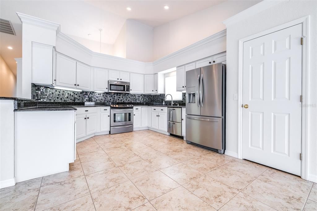 For Sale: $359,990 (3 beds, 2 baths, 1888 Square Feet)