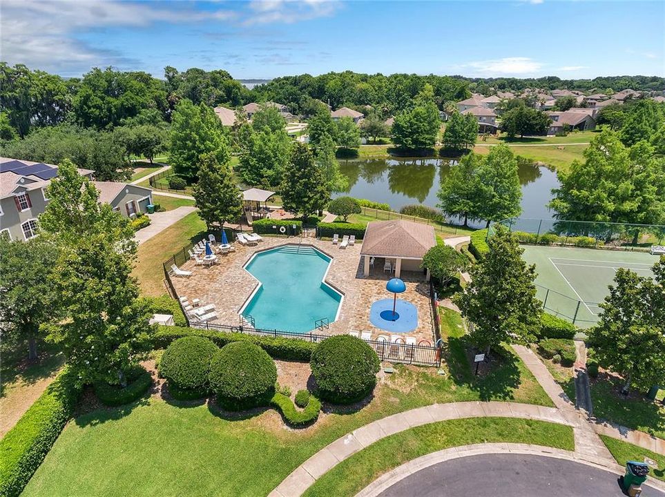 Parkstone private pool with splash pad, 2 playgrounds and tennis court.