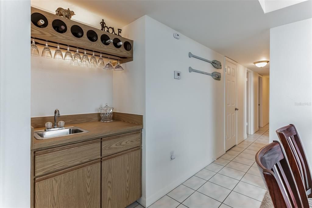 For Sale: $415,000 (2 beds, 2 baths, 1275 Square Feet)