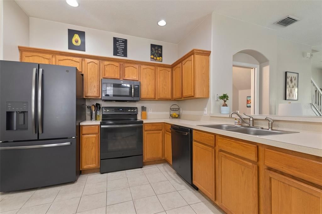For Sale: $425,000 (2 beds, 2 baths, 1740 Square Feet)