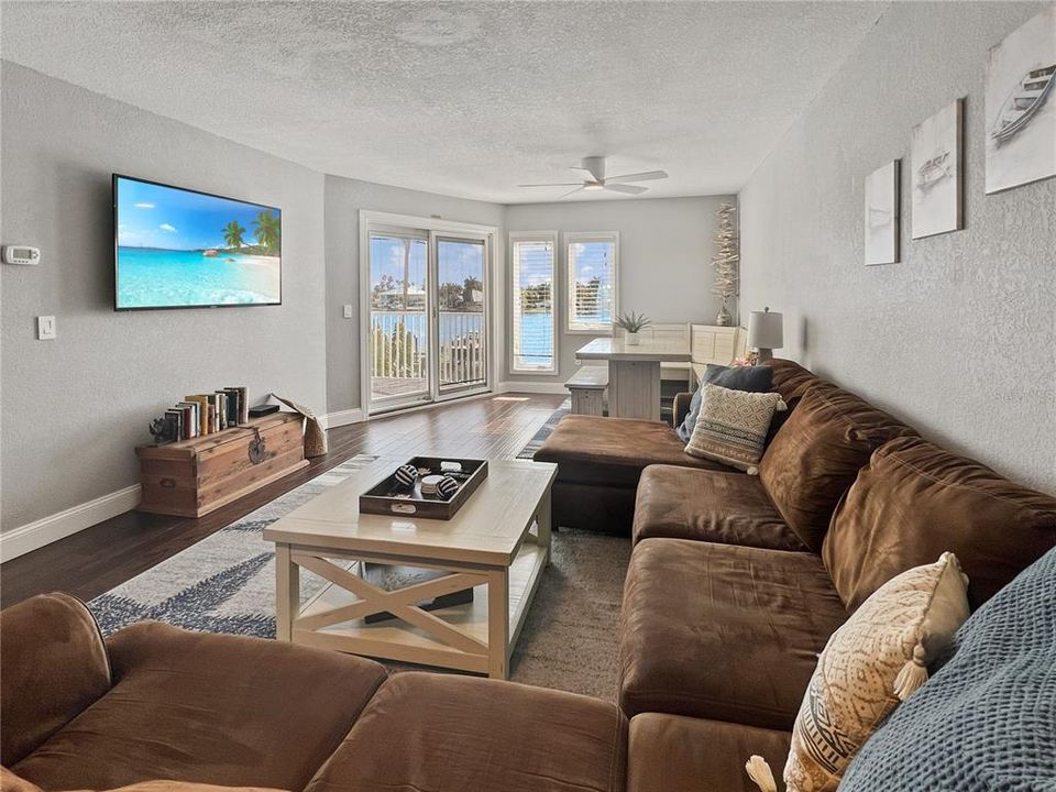 Living room overlooking the intracoastal waterway