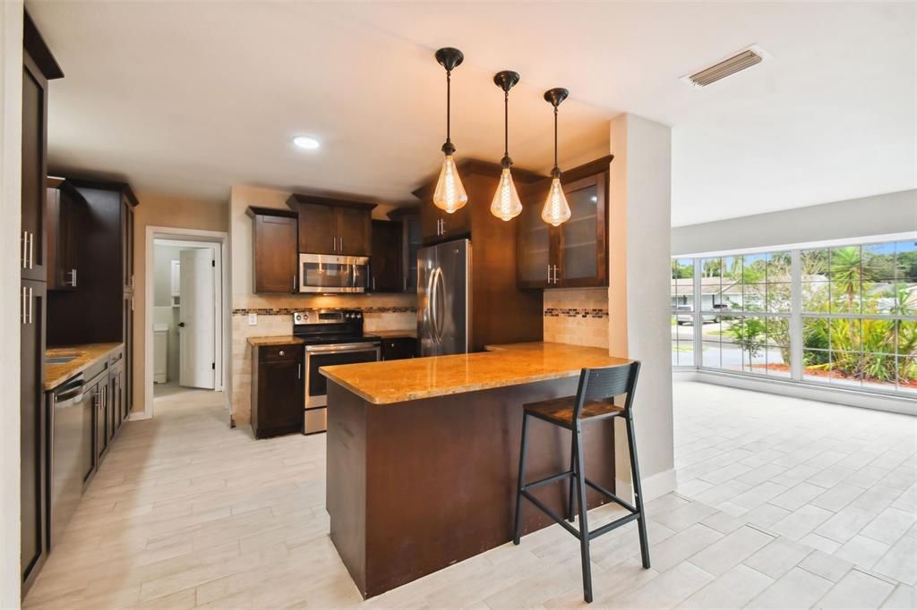 Active With Contract: $564,900 (5 beds, 3 baths, 2836 Square Feet)