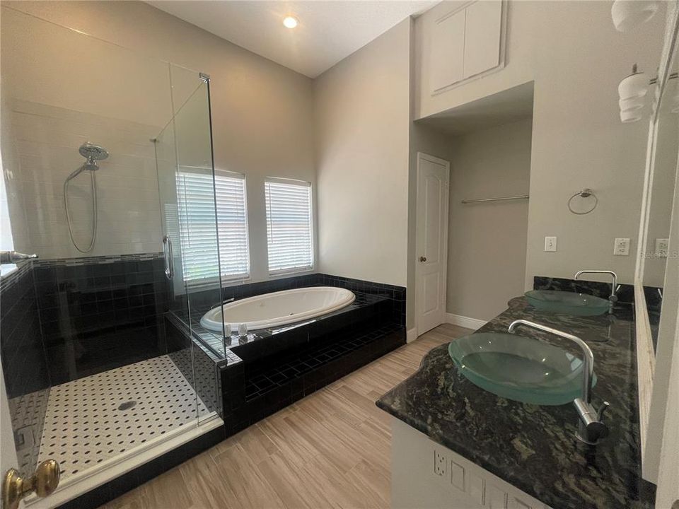 Active With Contract: $5,500 (3 beds, 2 baths, 2444 Square Feet)