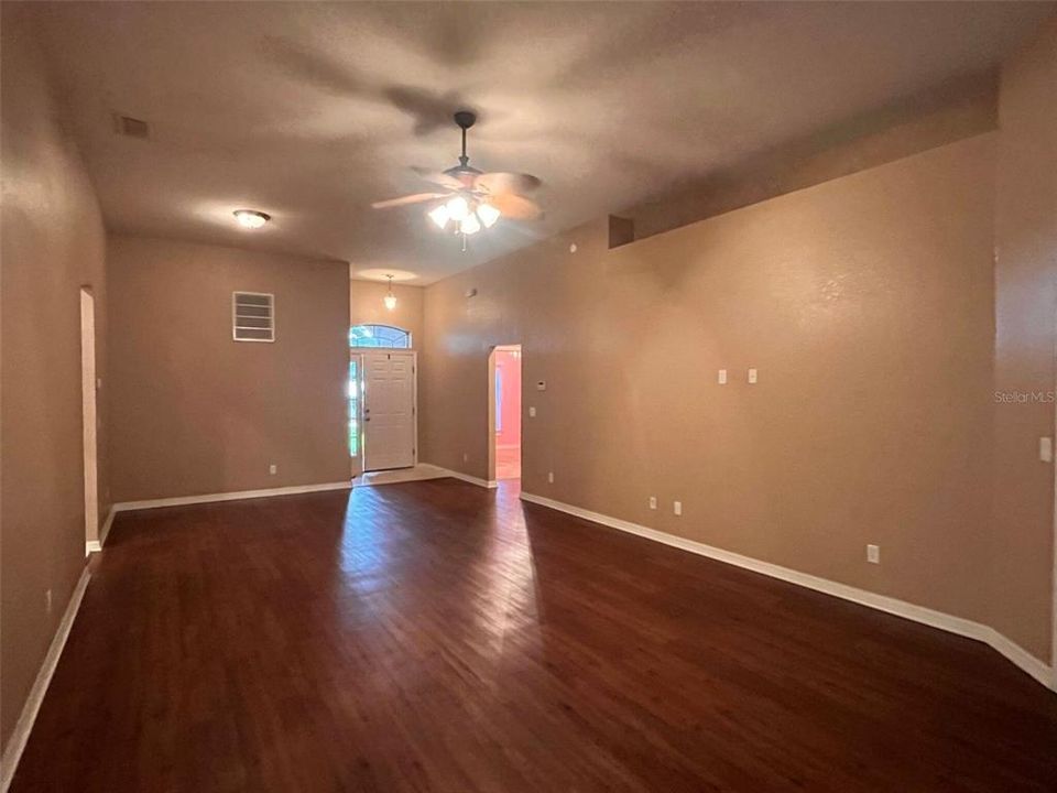 For Rent: $2,250 (3 beds, 2 baths, 1749 Square Feet)