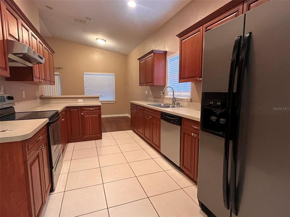 For Rent: $2,250 (3 beds, 2 baths, 1749 Square Feet)